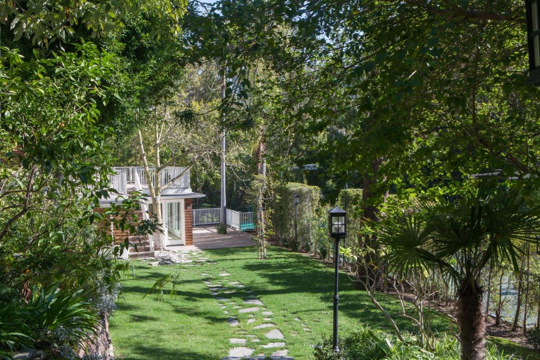 Photo of Others in Hollywood Hills West