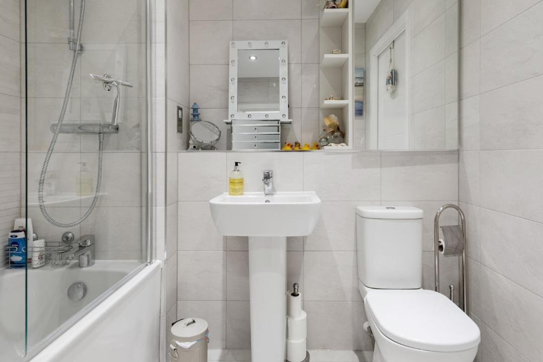 Photo of Bathroom in Lansbury