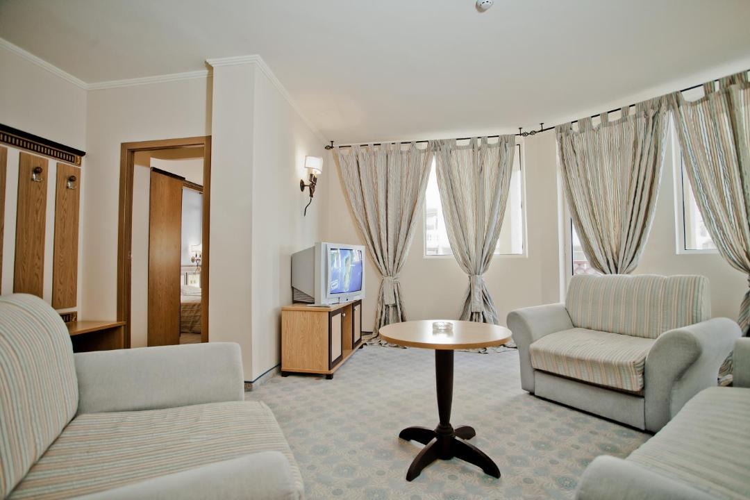 Photo of Livingroom in Elenite