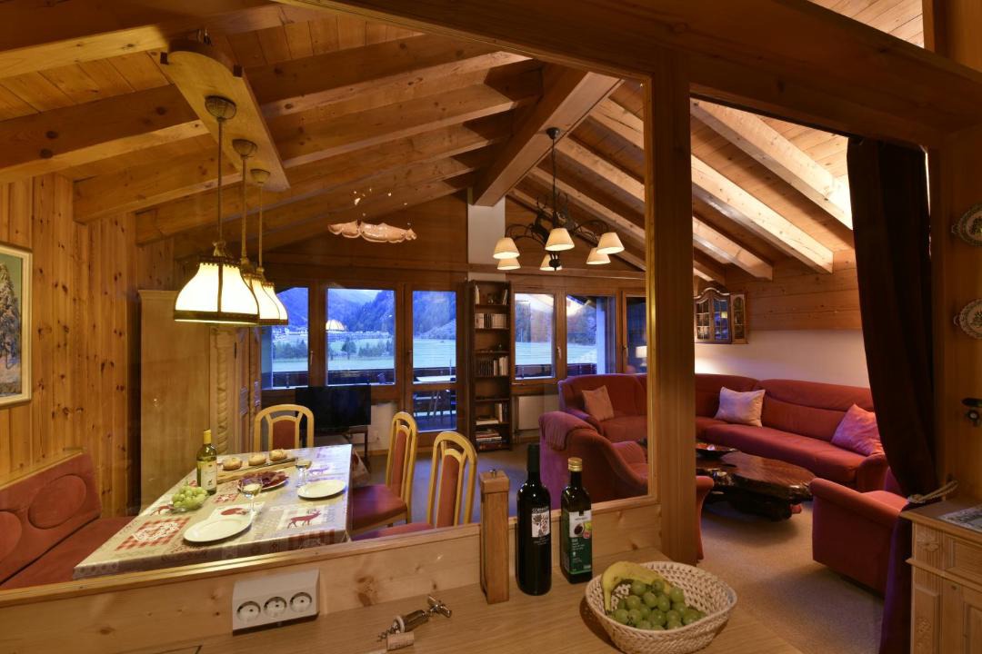 Photo of Livingroom in Taesch