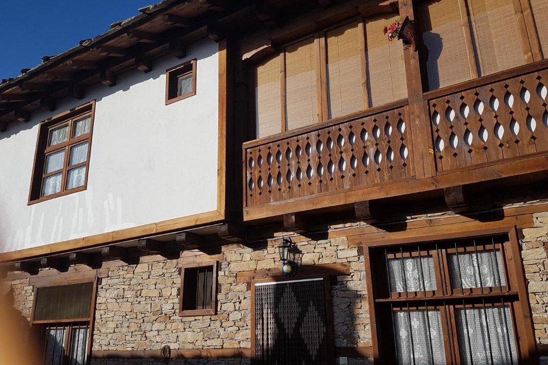Photo of Buildings in Leshten