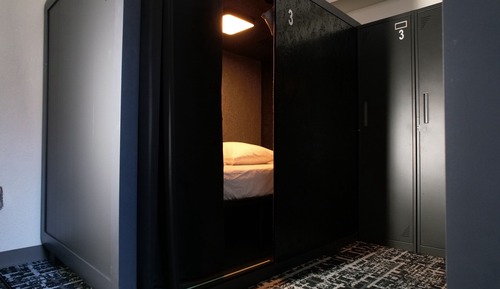 3-Bed Deluxe Cabin Mixed Room