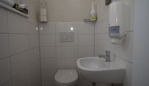 Room (1)