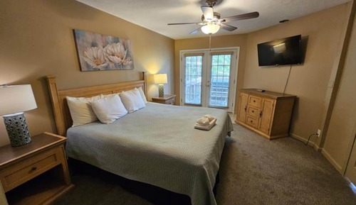Signature House, 3 Bedrooms, Hot Tub, Mountain View