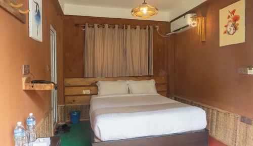 Deluxe Double Room, 1 King Bed, Balcony, River View