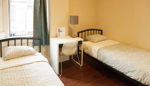 Twin Room with Shower
