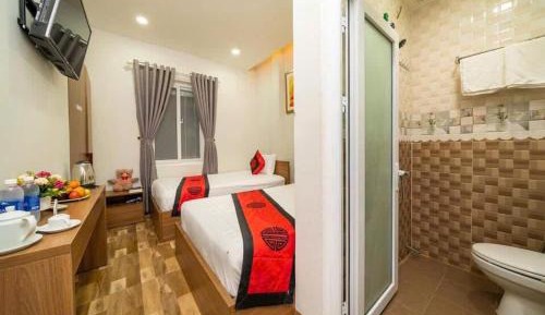 Twin Room with Private Bathroom