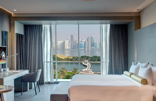 Al Majaz Hotel | 72 Hotel