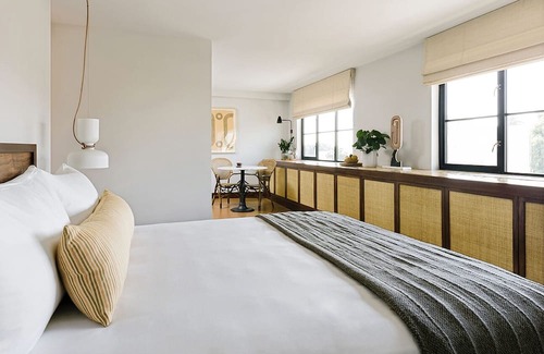 Sunset Junction House | The King Studio at Silver Lake Pool and Inn, Pet-friendly Property, Onsite Pool