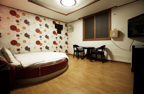 Jung-gu Hotel | Daejeon Yucheon Co-o