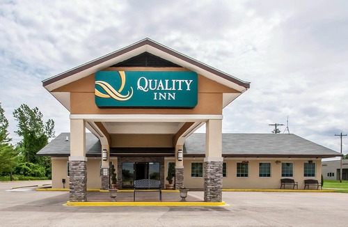 Cairo Hotel | Quality Inn Cairo I-57