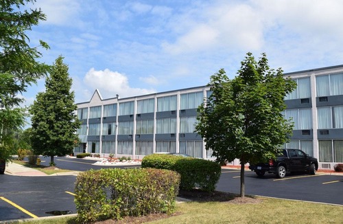 Addison Hotel | Baymont by Wyndham Addison