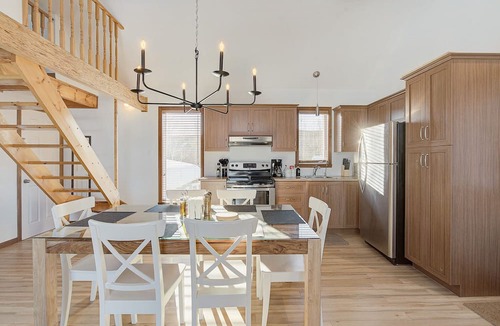 Baie-St-Paul Apartment | Cute Apt with Views with Fireplace, 10 min Massif