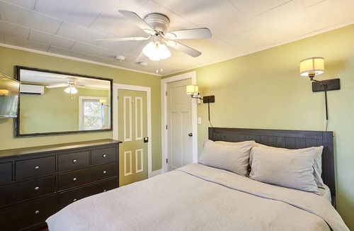 Callicoon House | House on Callicoon Upper Main Street - Cozy Friends & Family Getaway