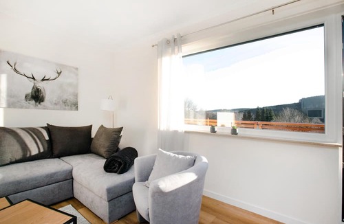 Hildfeld Apartment | "Relax in a heath village: cozy vacation apartment with a view of the mountains!"