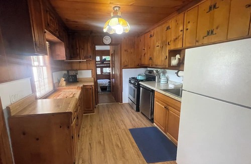 Remsenburg House | Charming 2-bedroom house in peaceful Remsenburg with AC, WiFi, and a Huge Pool!