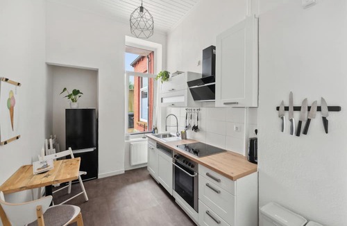 Russee - Hammer Apartment | Zentral, Frisch Saniert 24 h Check-in!