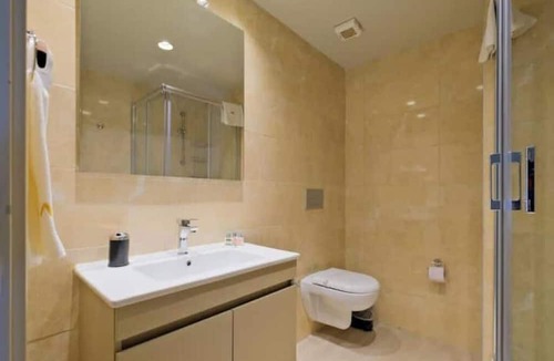 Serdivan Apartment | Vista - Stunning Chic 2BR Apt w/ Terrace
