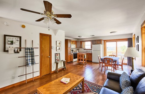 Callicoon House | Mountain House + Guest Cottage on 65-Acre Property