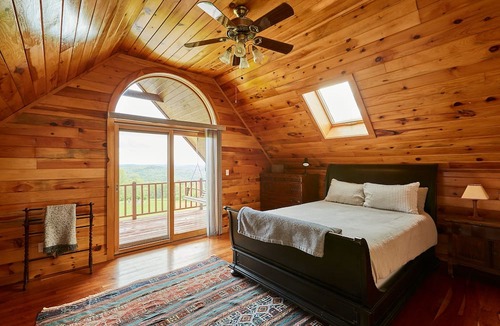 Callicoon House | Mountain House + Guest Cottage on 65-Acre Property