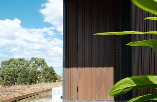 Coldstream House | Off-grid Smart Home located on a trailblazing regenerative farm