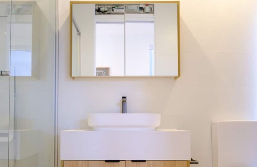 Coldstream House | Off-grid Smart Home located on a trailblazing regenerative farm