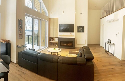Owl's Head Ski Resort Condo | Ski-In/Ski-Out. Owl's Head New Penthouse - View on Mountain & Lake