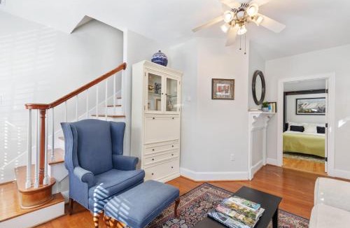 Cannonborough Elliotborough House | The Carriage House at Ashley Inn circa 1852 Just 4 Blocks To King