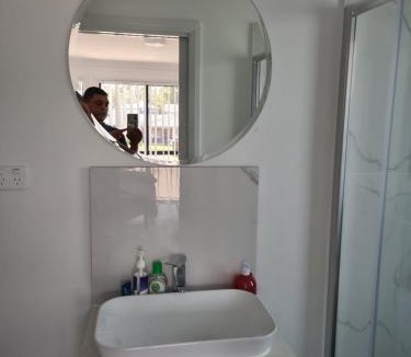 Bardia House | Entire 1 bed unit w onsuite, wifi, TV, Car park