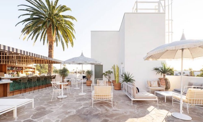 Sunset Junction House | The King Studio at Silver Lake Pool and Inn, Pet-friendly Property, Onsite Pool